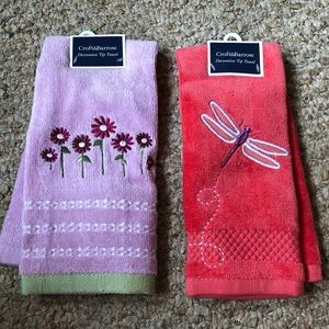 Pair of fingertip towels